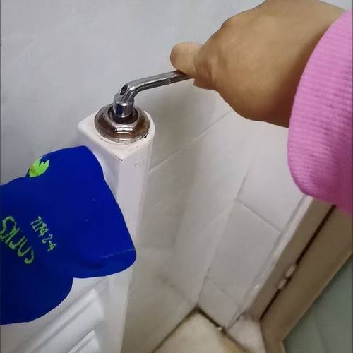 暖气专用阀门钥匙片排开