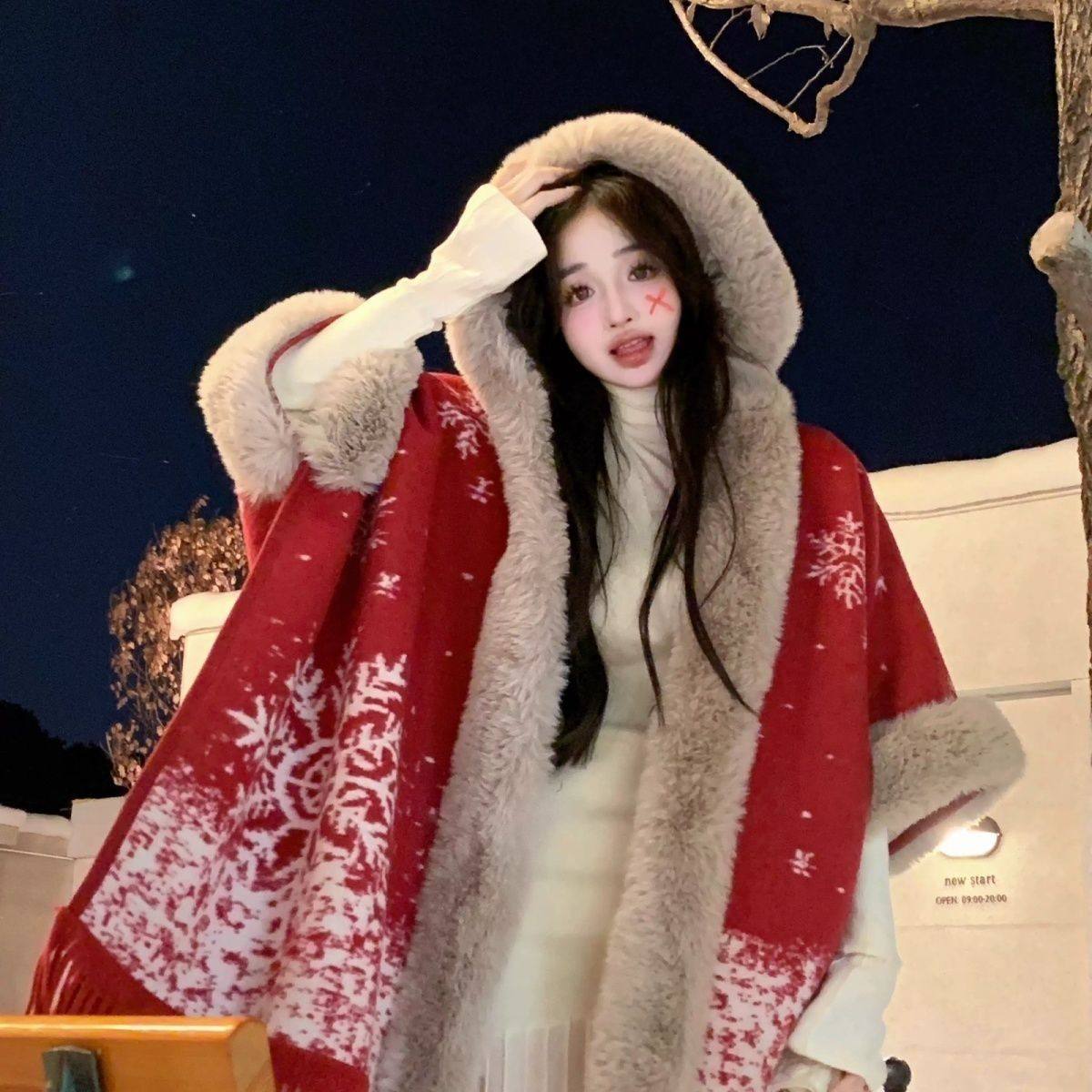 本命年斗篷披肩斗篷冬季新年战袍加绒加厚大毛领披风外套氛围感红