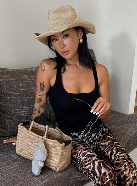 遮副乳复古薄款针织背心女白色宽松显瘦百搭无袖坎肩内搭方领弹力