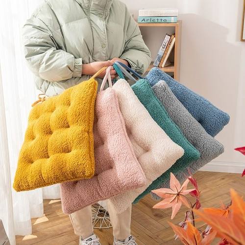 地毯上的懒人坐垫毛绒加厚椅子坐垫冬季学生座垫办公室久坐凳子餐