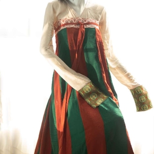 青泠谷仿初唐阎立本步辇图仕女服饰复原