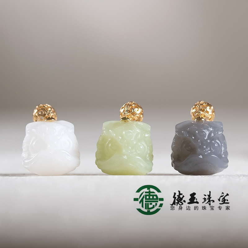国风和田玉醒狮瑞兽锁骨链精工雕