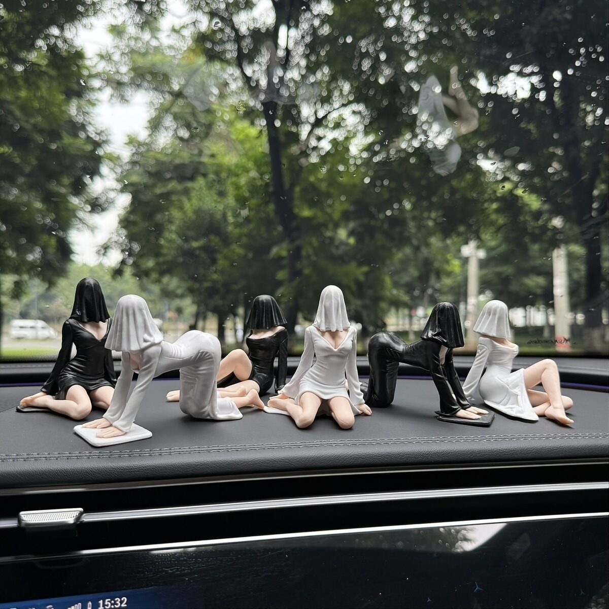 爆款款白色幽灵娘手办坐姿趴姿车载桌面机箱摆件礼物送朋友