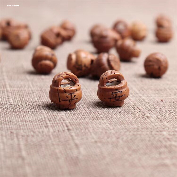 野桃核雕刻桃篮纯手工精品宝宝红绳手链桃框吊坠挂件小工艺品