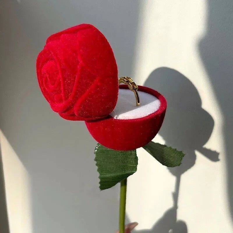 藏戒指的道具创意红色植绒玫瑰花戒指盒情人节创意礼物玫瑰永生花