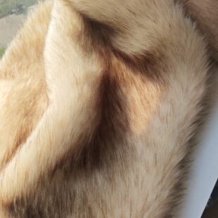 长毛绒仿狼布料演出服仿皮草毛领服装面料背景布克重1500毛长6cm