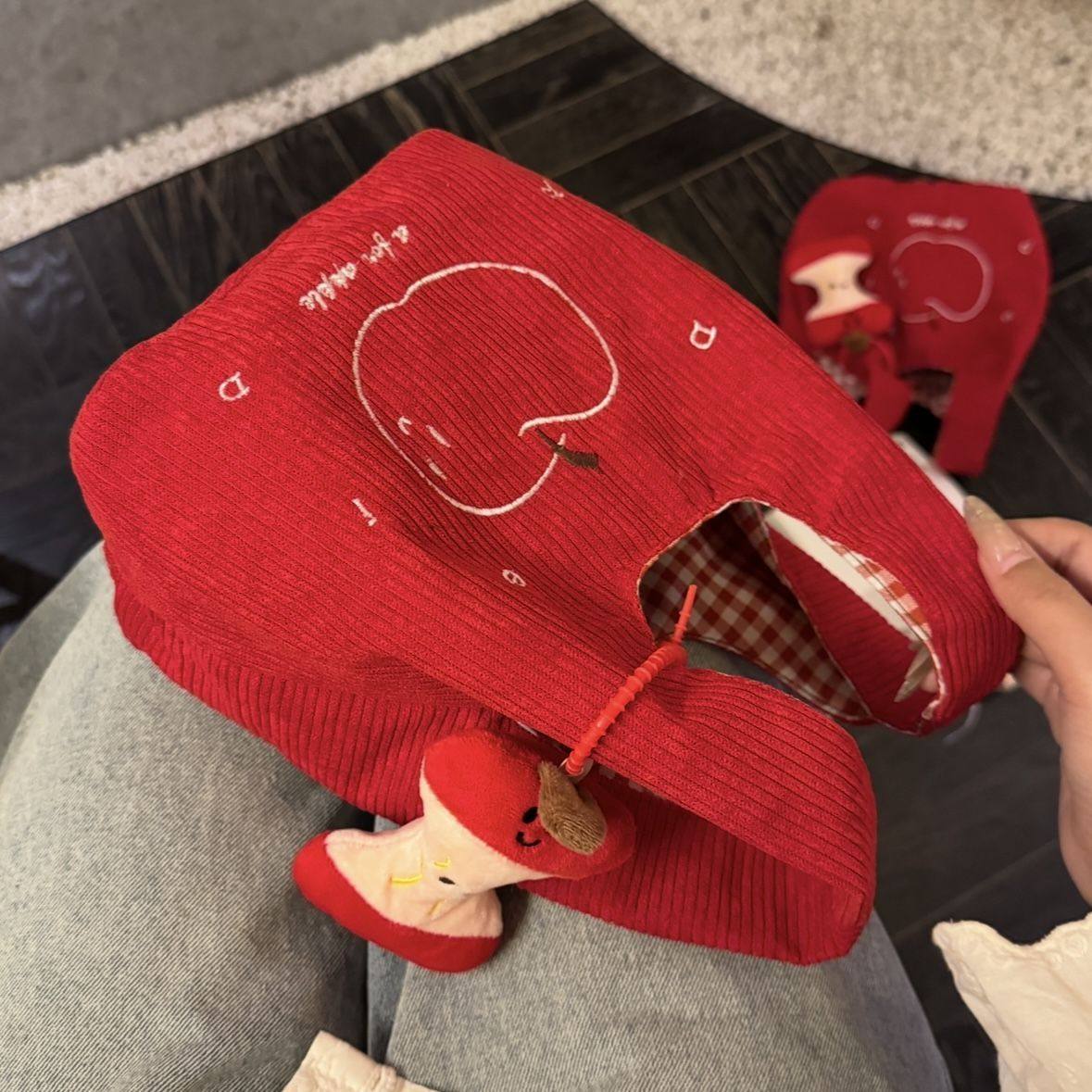 上班族网红手提袋秋冬新款红色灯芯绒苹果手提包轻便通勤百搭手挽,箱包皮具/热销女包/男包,手提箱,淘宝优惠券,粉丝福利购,淘宝优惠卷