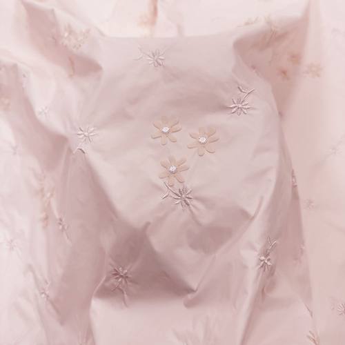 三合一羽绒布料防绣花服