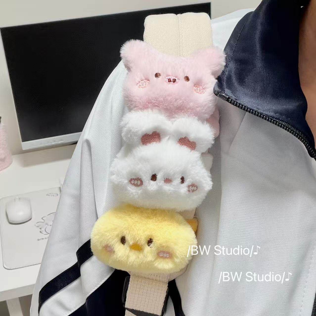 书包肩带挂件可爱毛绒卡通玩偶挂件背包装饰小猪小兔小鸡肩带挂件