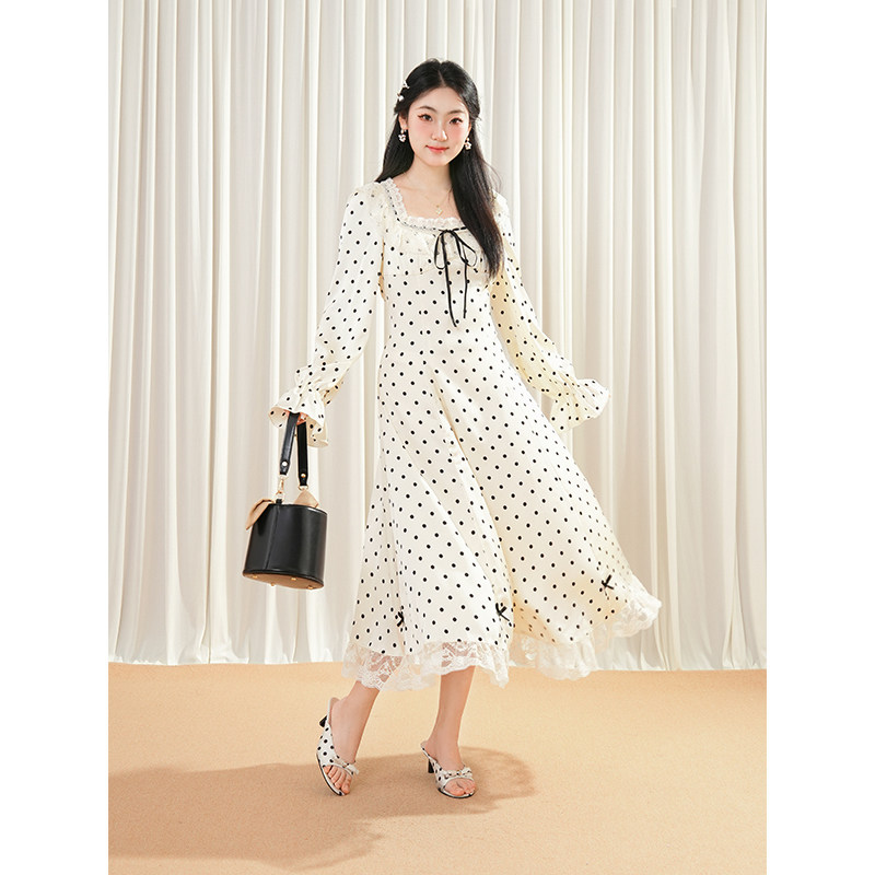 时光圆舞曲 法式波点方领蕾丝长款连衣裙温柔风气质复古显瘦长裙