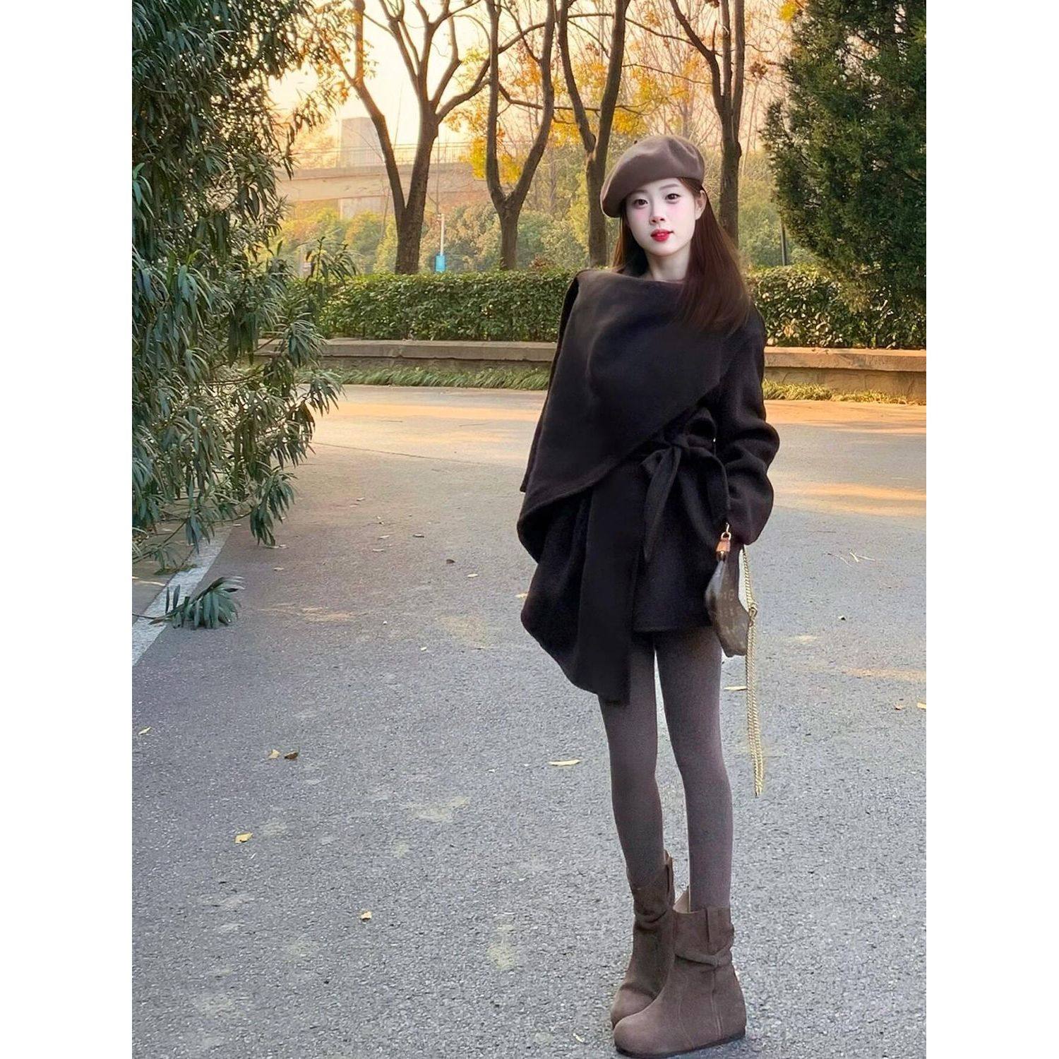 晨雾爱丁堡 韩系高级感小个子富家千金感短款围巾披肩毛呢外套冬