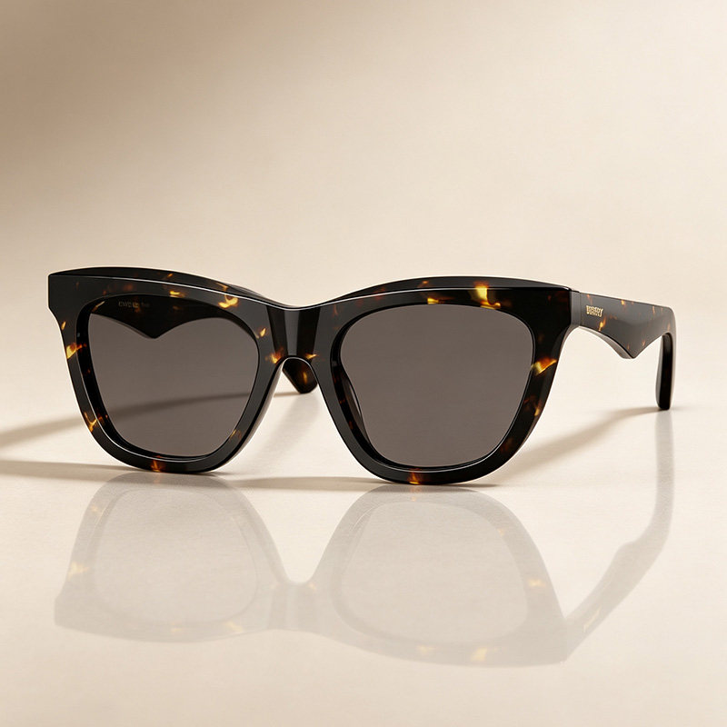 【自营】Burberry博柏利太阳眼镜墨镜女猫眼大框时尚休闲0BE4435F