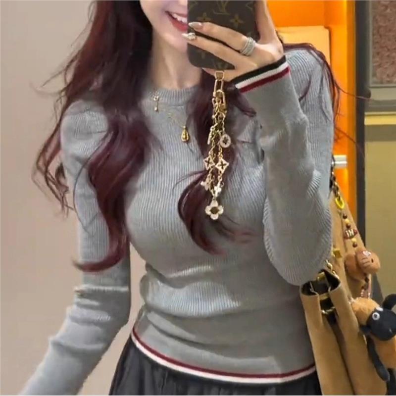 法式燕麦色钉珠拉长袖针织