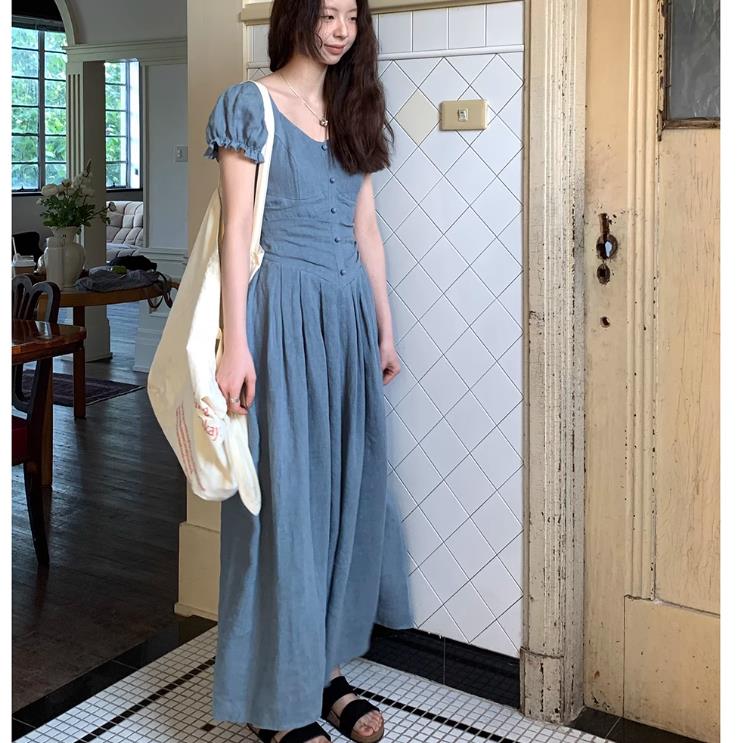 法式复古V领短袖连衣裙女款爆款2025新款收腰显瘦梨形身材长裙子
