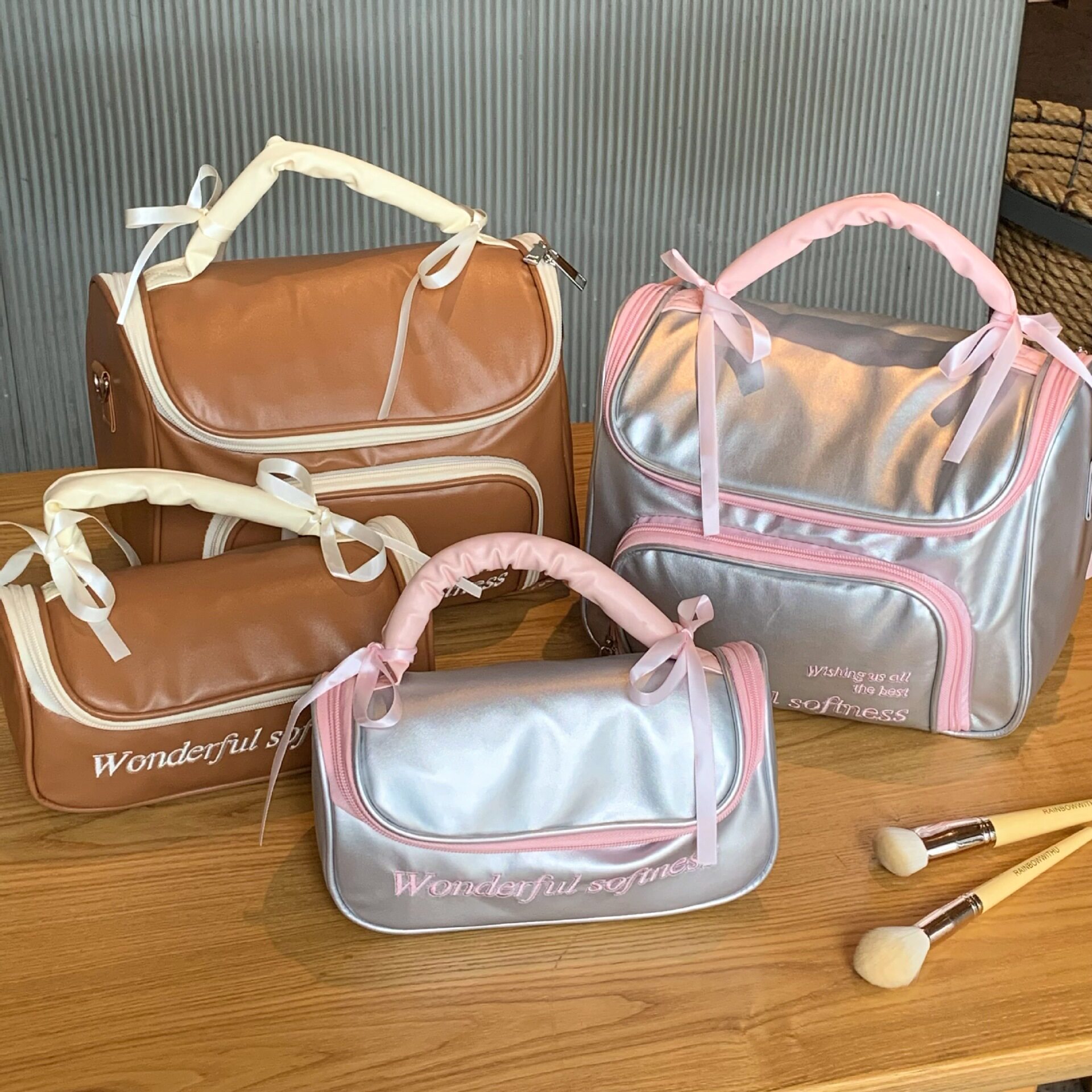 蝴蝶结化妆包大容量外出便携式分区化妆品收纳包多功能旅行洗漱包