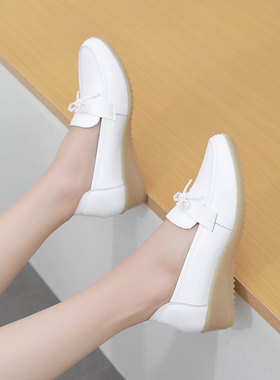 白色牛筋底真皮护士鞋女春秋坡跟防滑单鞋大码不累脚妈妈鞋防臭42