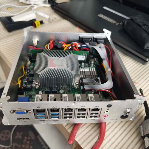 可议价EIP工控机，型号MFC-3102，i7-6700T处理器，