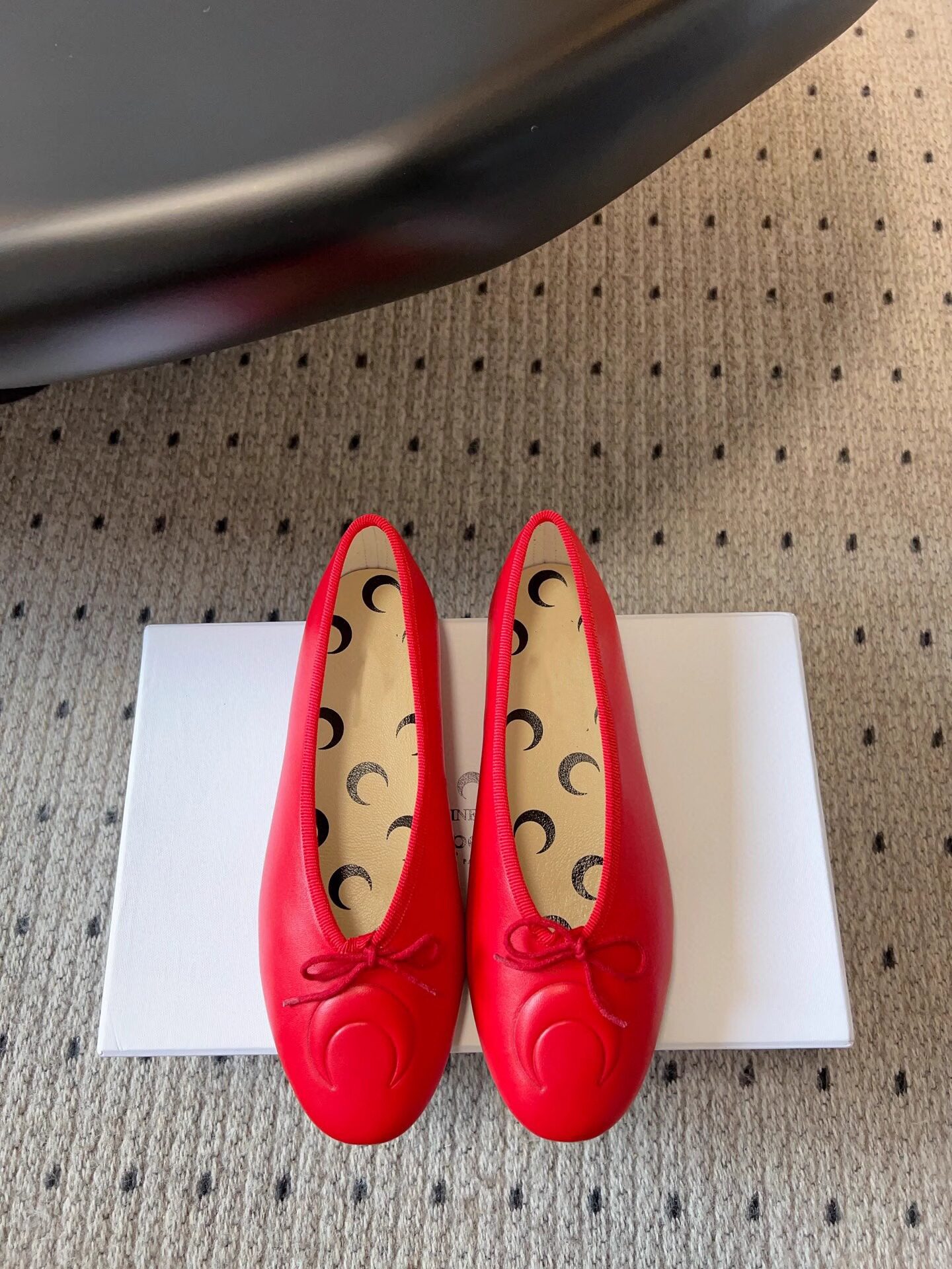 Luxe Lambskin Moon Silver Flats: 2025 Autumn Bow Ballet Style - Product image 5