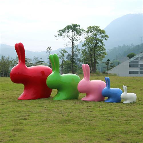卡通兔子摆件幼儿园商场创意玻璃钢坐凳雕塑户外园林抽象动物装饰