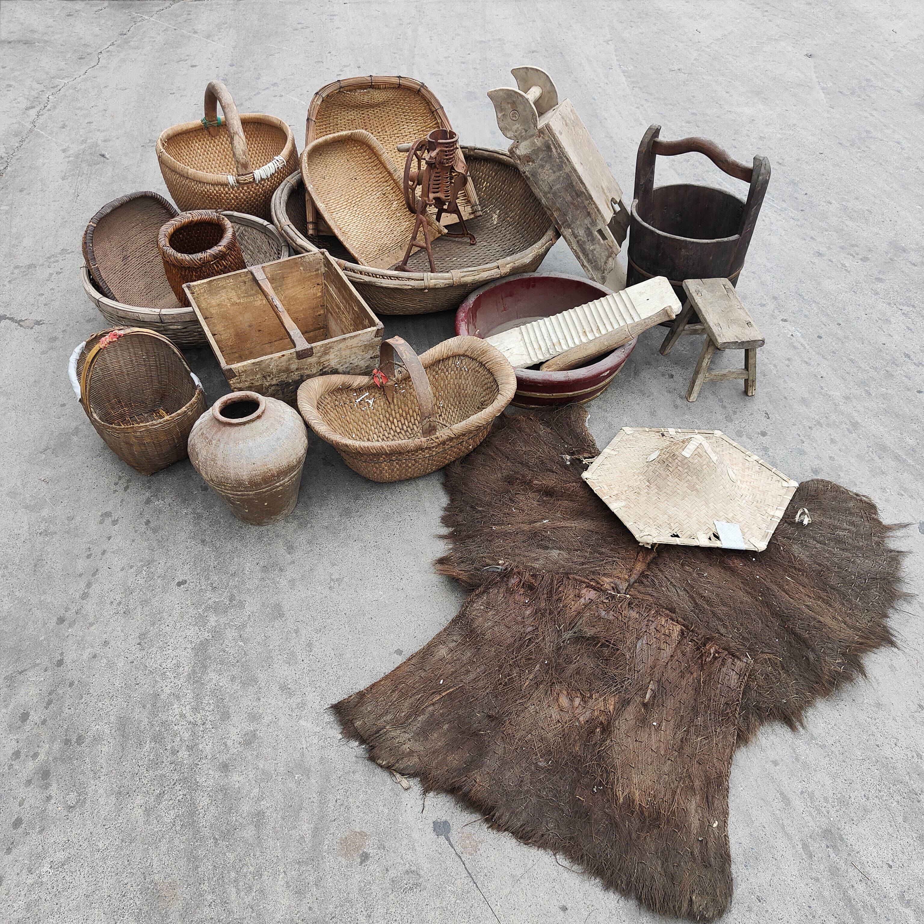 民俗老物件斗笠蓑衣篮子木桶簸箕竹筛农具怀旧农耕农村装饰摆件