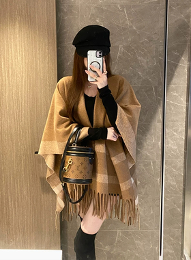 秋冬韩版加厚保暖流苏斗篷披肩女