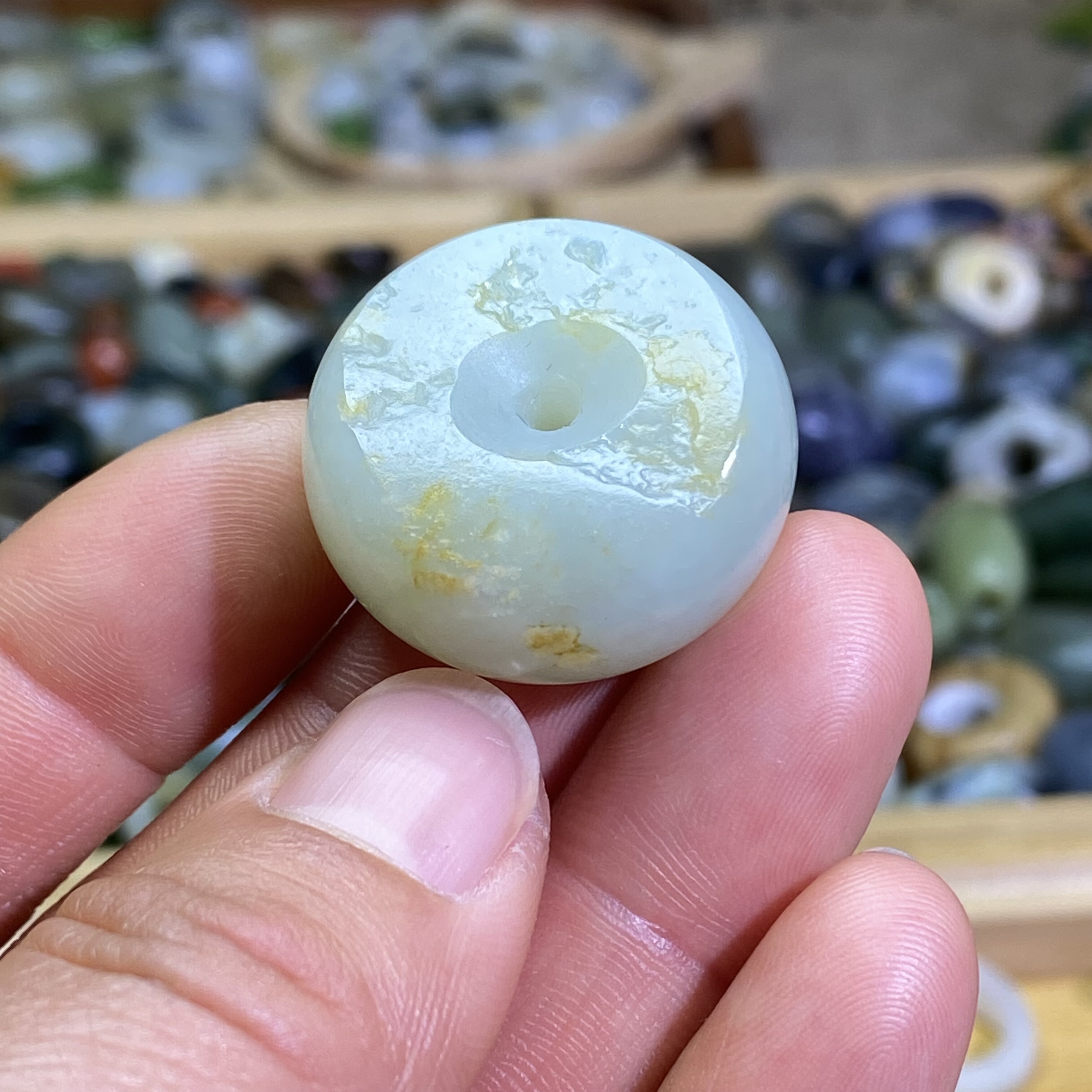 和田玉青白玉籽料洒金皮满皮随型平安扣挂饰古风手编绳面包圈吊坠