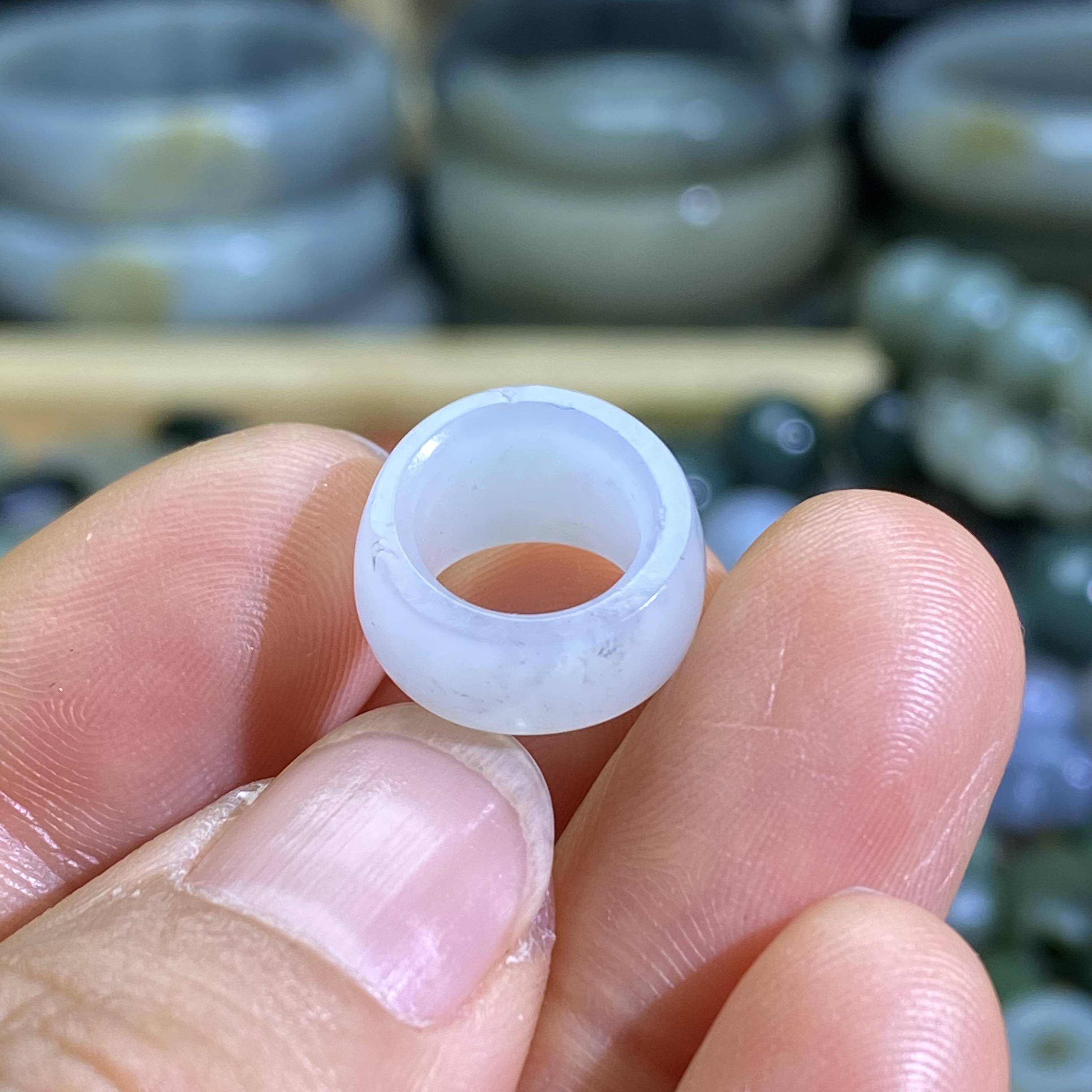 和田玉白青花籽料卡9满皮随型跑环复古风文玩珠串跑圈锁骨链挂饰