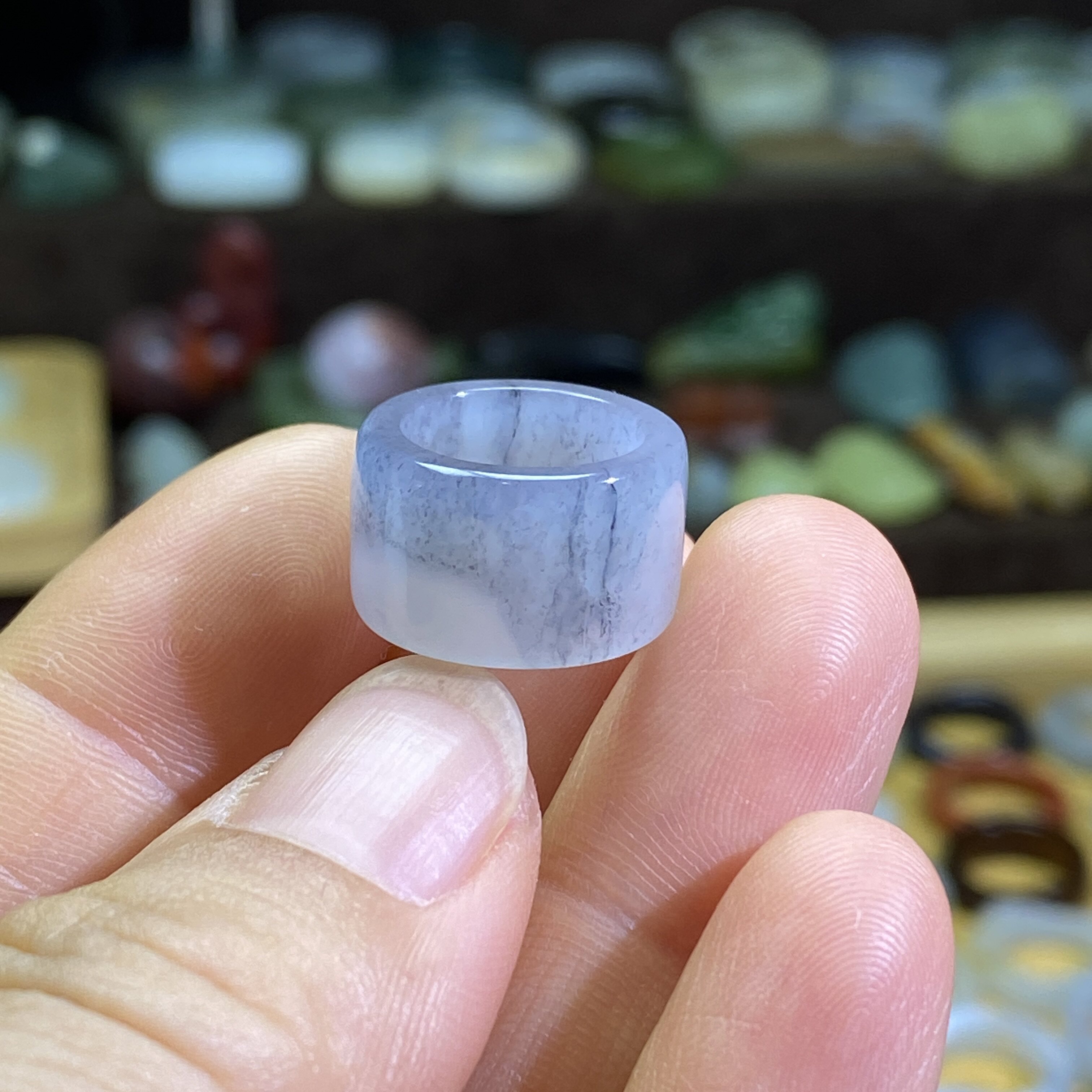 和田玉青花籽料卡12宽版跑环复籽料