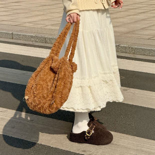 白色毛绒半身裙秋冬季高腰a字蕾丝半裙巨好看大码蛋糕裙