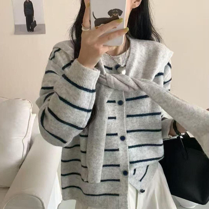 秋季上衣打底衫圆领针织开衫条纹长袖女搭配披肩