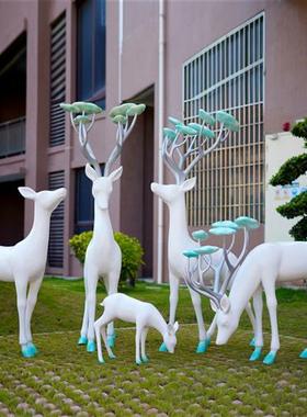 仿铜白鹿雕塑玻璃钢抽象园林景观动物小品户外大型梅花鹿美陈摆件