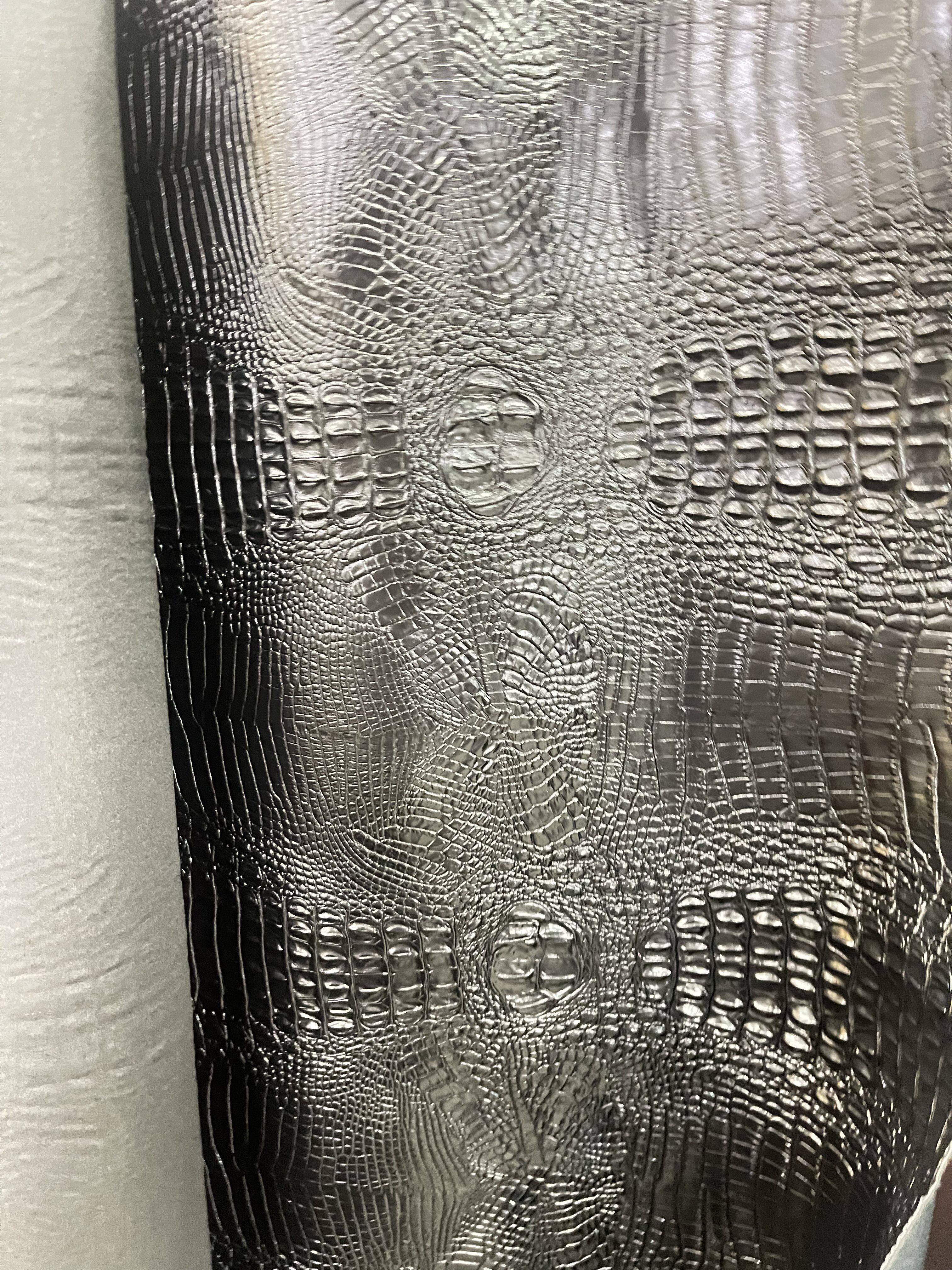 皮革人造革鳄鱼纹pvc毛底1.2厚凹凸有致黑色棕色仿真面料包包手工
