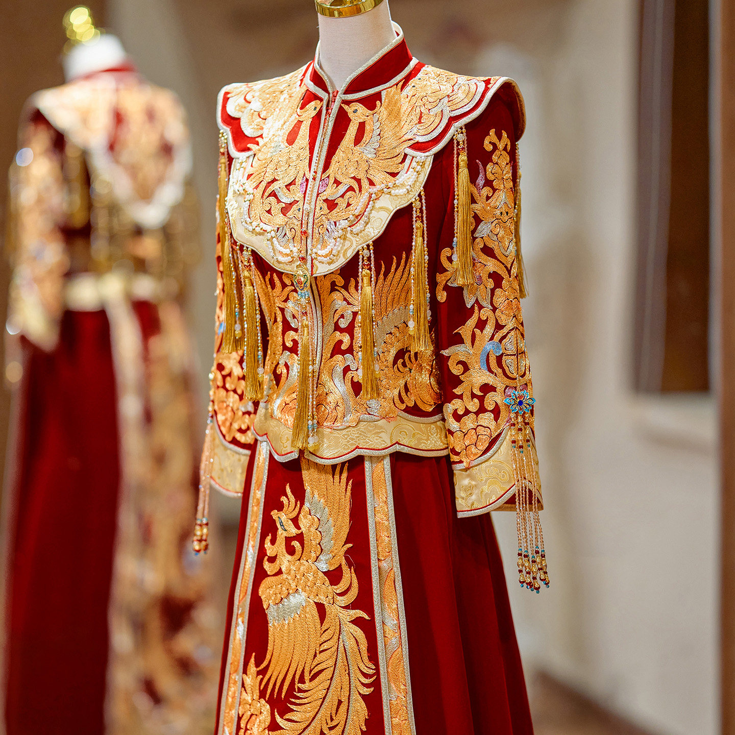 高端红色秀禾服新娘中式婚服龙凤刺绣重工流苏高级感嫁衣金色手工图片