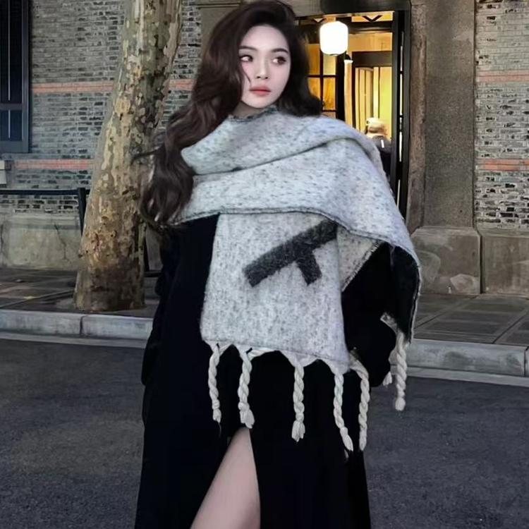 灰色马海毛加厚保暖大围巾女