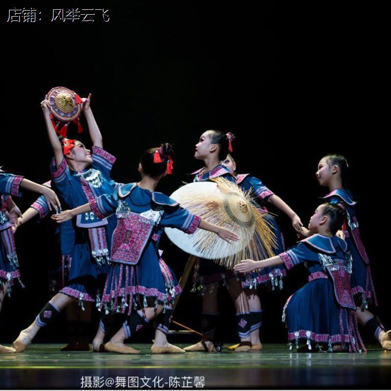 漂亮的花竹帽演出服幼儿