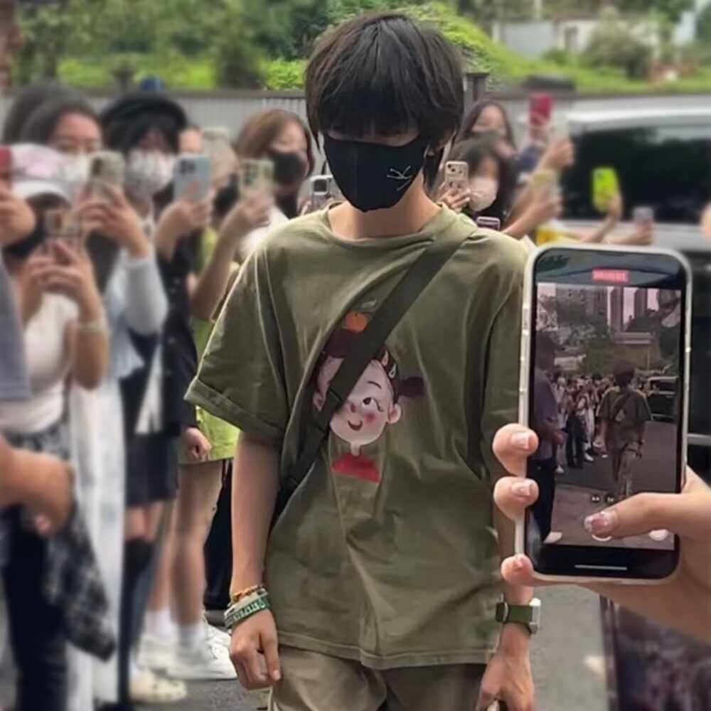 TF家族陈奕恒同款卡通小女孩印花短袖T恤男女纯棉宽松休闲上衣服