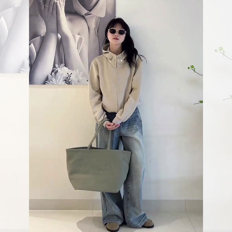 奶茶色连帽开衫卫衣外套女春秋季短款正肩帽衫小个子宽松拉链上衣