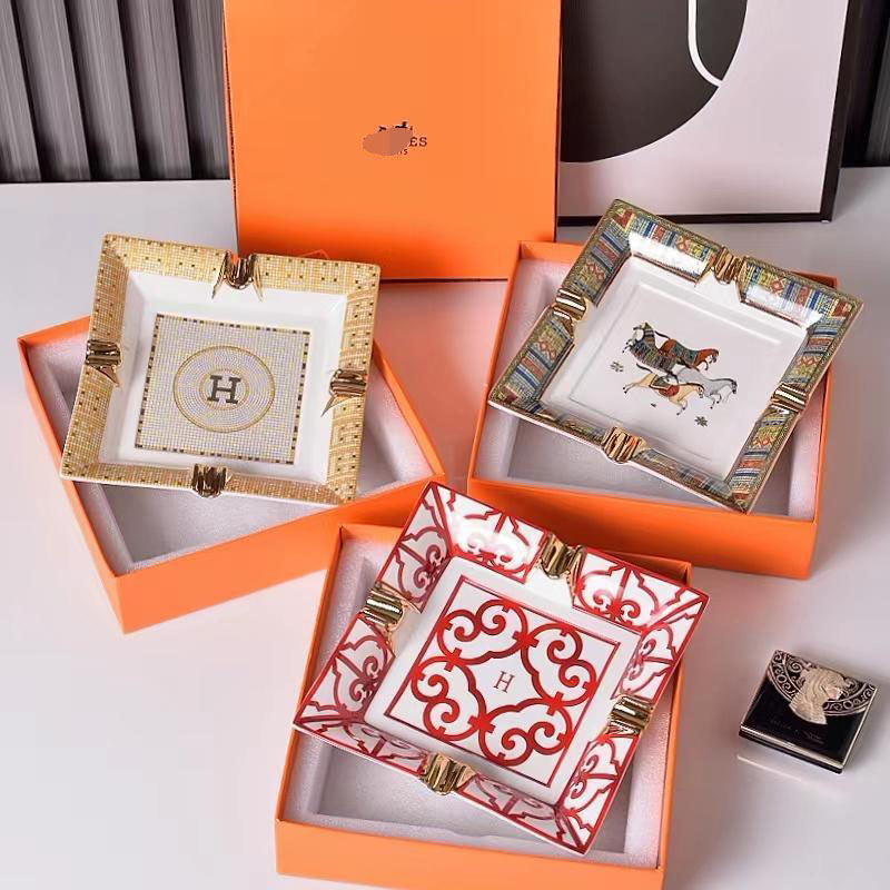 欧式高级感烟灰缸陶瓷家用客厅高档奢华大号个性KTV雪茄烟缸家用