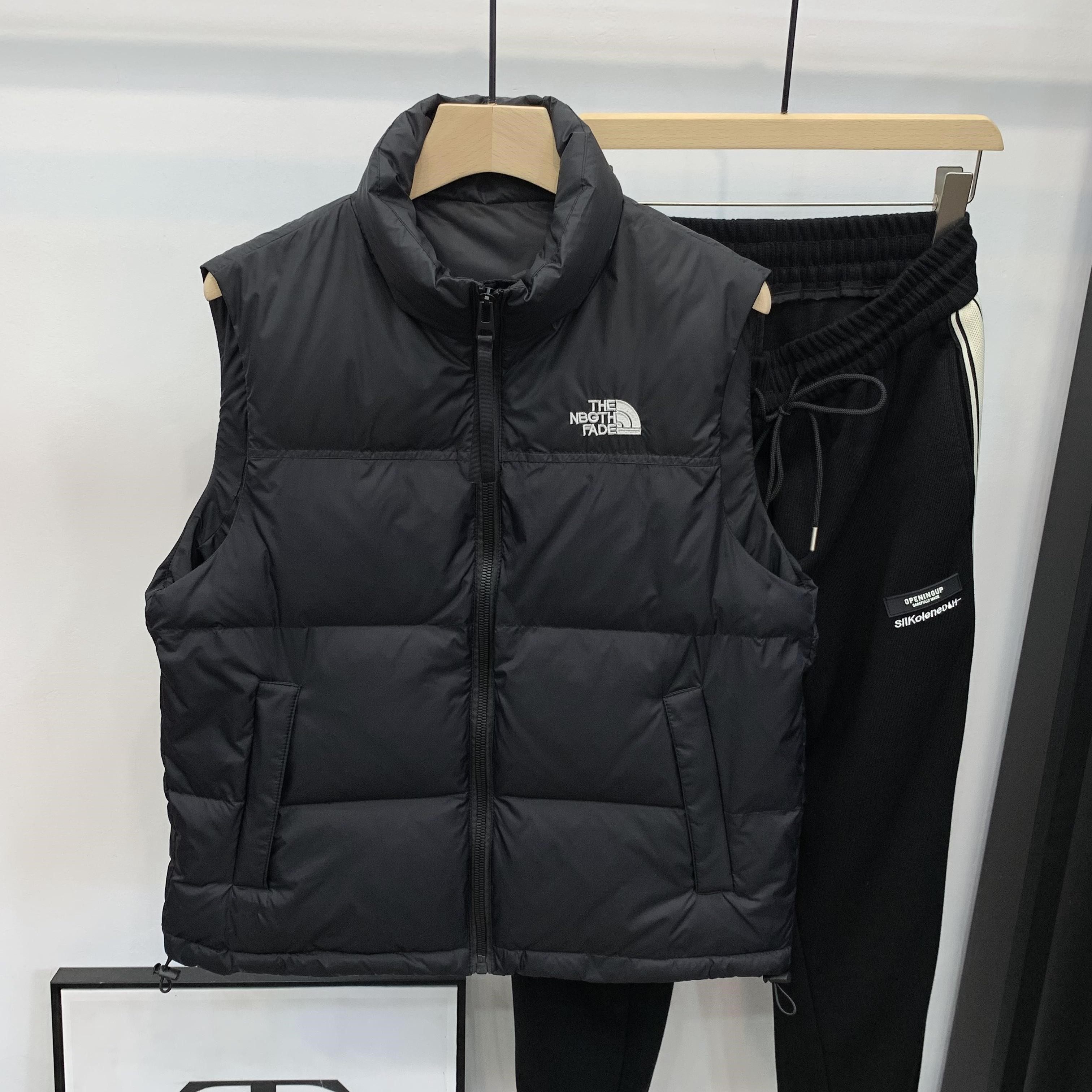 2024 겨울 신작 남성 자켓 트렌디 화이트 오리 조끼 따뜻한 다운 자켓 수 놓은 캐주얼 양복 조끼