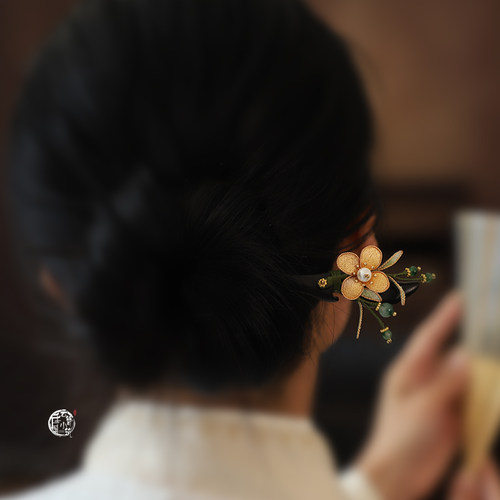 金色绣球花古风汉服发饰发钗新中式盘发头饰结婚礼服禅木发簪发插
