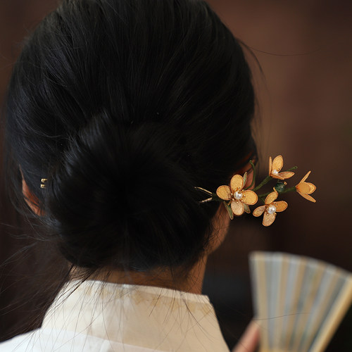 金色绣球花古风汉服发饰发钗新中式盘发头饰手工花朵发簪发饰发插
