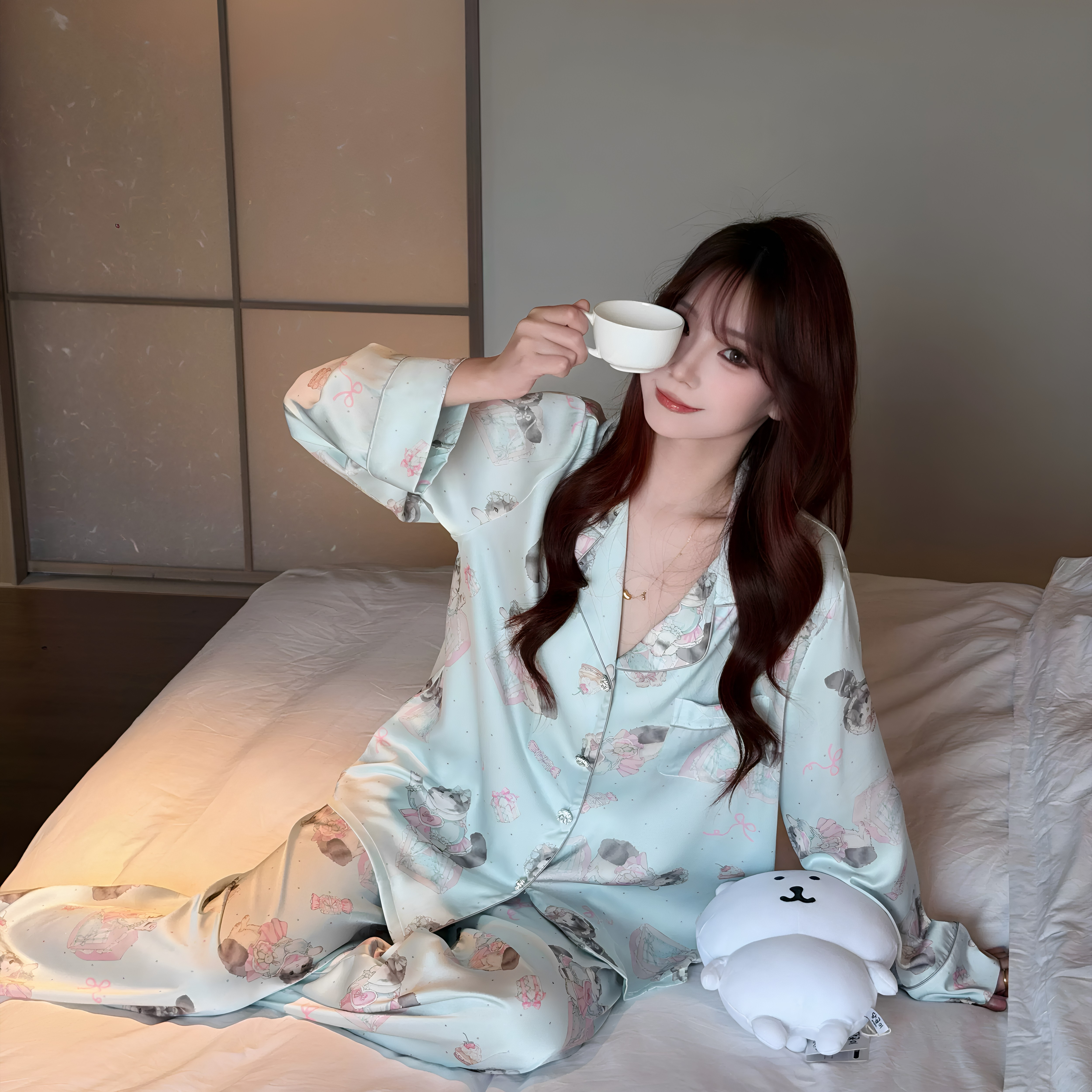 可爱猫咪真丝吊带睡衣女2026秋季带胸垫高级感家居服四件套送闺蜜