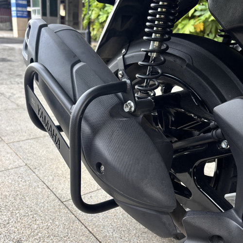 适用雅马哈nmax155烟筒保护杠