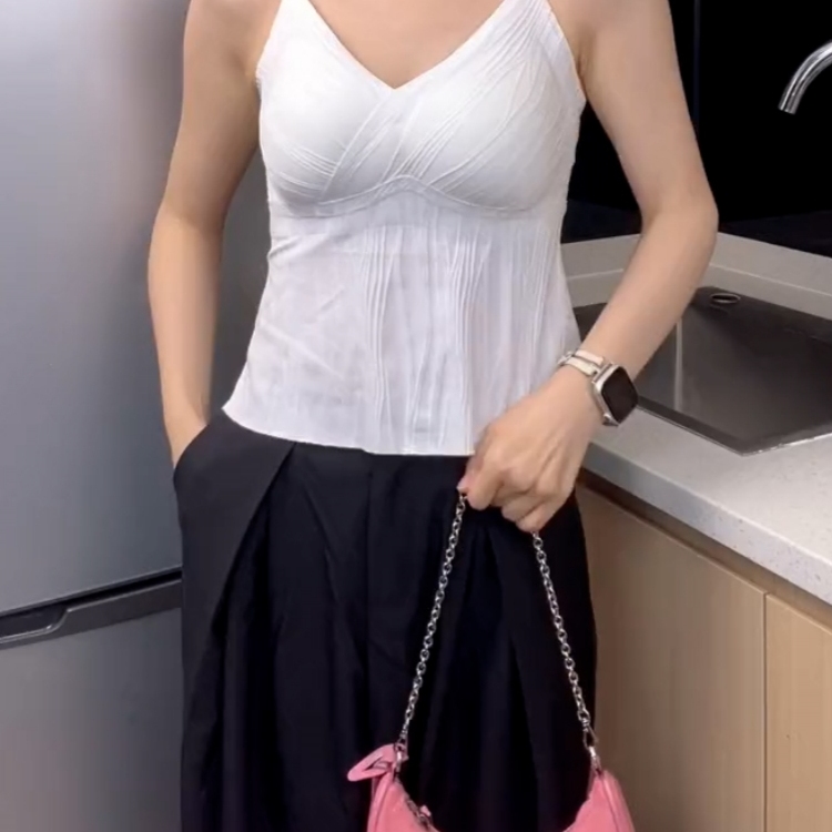 大码黑色吊带背心女内搭一体文胸夏季遮副乳自带胸垫打底美背上衣