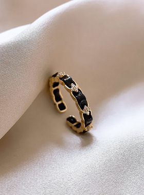 2023 New Arrival Light Black Chain Crystal Opening Rings
