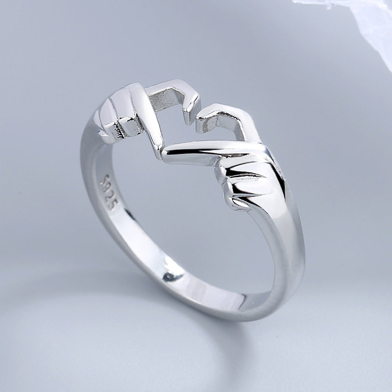 Romantic Heart Hand Hug Fashion Ring for Women Couple