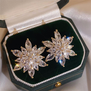 Exaggerated Luxury Crystal Flower Stud Earrings Women's