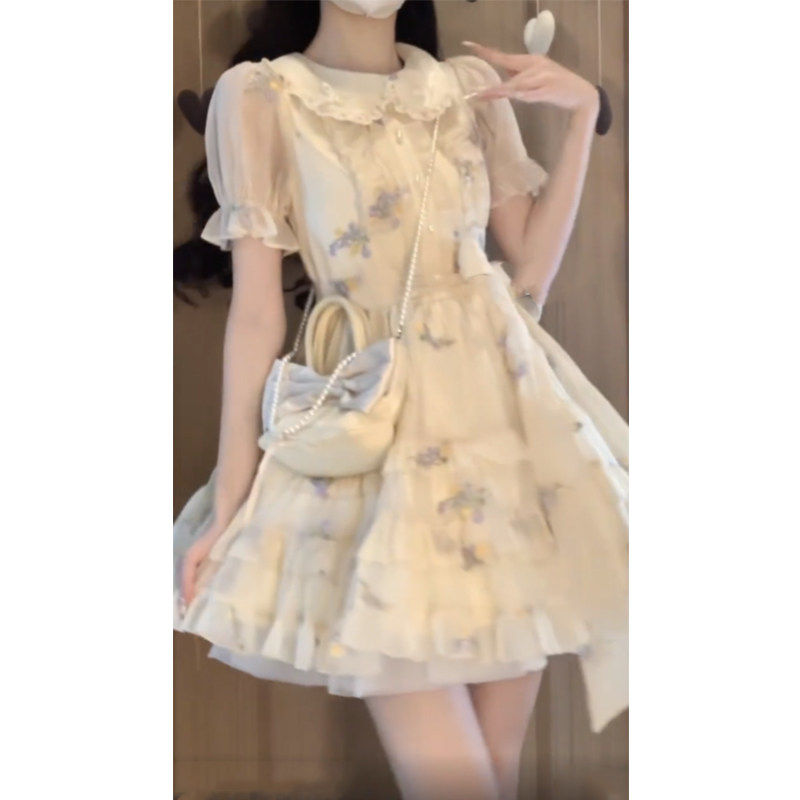 娃娃领碎花连衣裙小个子