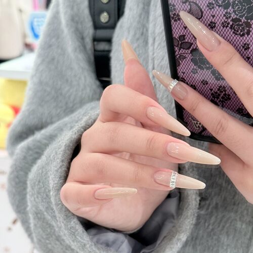 高级感长款显白裸色爆闪碎钻美甲纯欲冰透裸色手工穿戴甲可拆卸