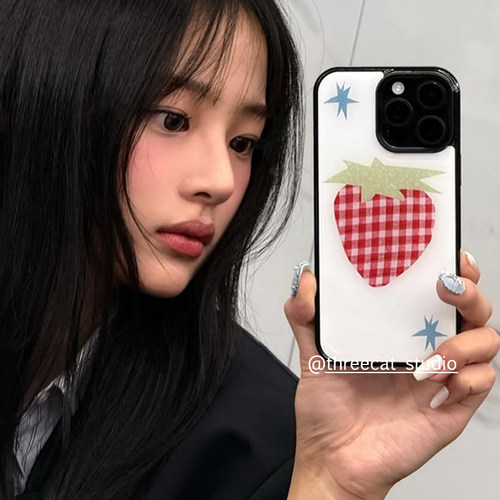 格子草莓iphone17promax手机壳